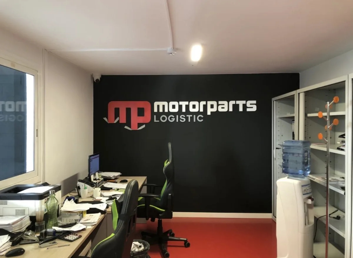 Vinil decoratiu d'oficina — Motorparts Logistic