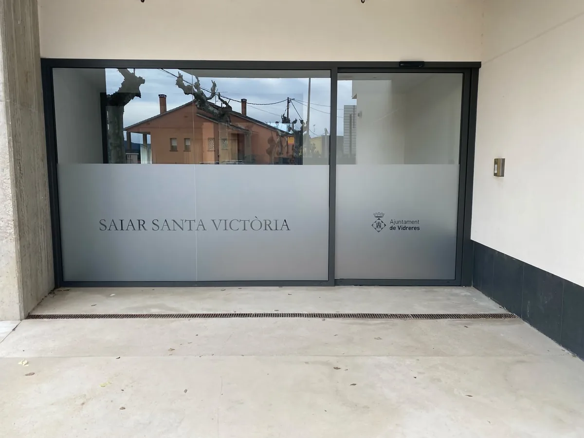 Vinil de vidre satinat — Saiar Santa Victòria
